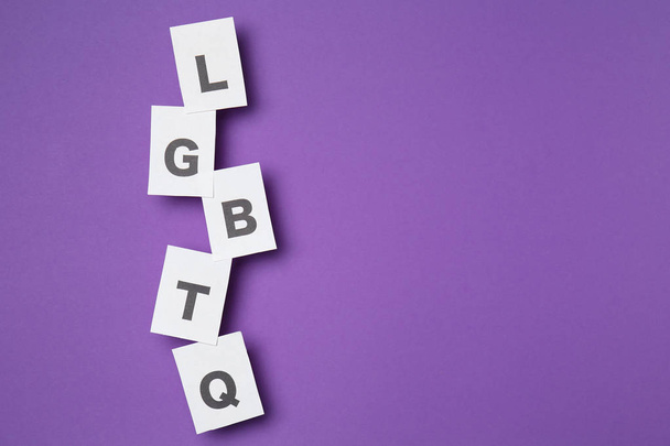 Абревіатура LGBTQ на кольоровому фоні
 - Фото, зображення