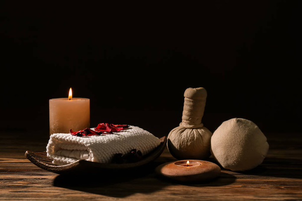 Beautiful spa composition on wooden table - Foto, Imagen