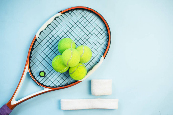 Closeup on ball on a tennis racket - Foto, Bild