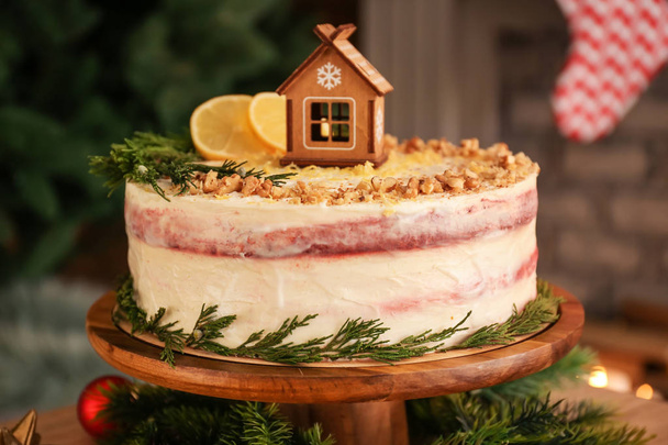 Dolce torta di Natale sullo stand dessert
 - Foto, immagini