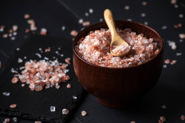 himalayan crystal salt. healthy food - 写真・画像
