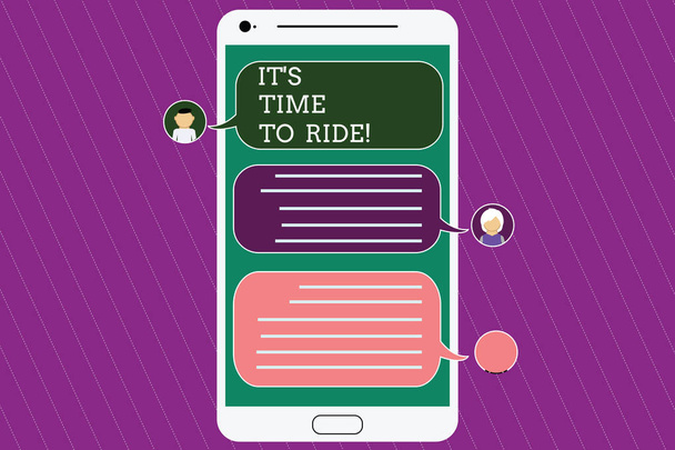 Znak textu ukazuje to S je čas na jízdu. Konceptuální fotografie relaxační chvíle na koni kola činnostem naplňujícím Mobile Messenger obrazovky s Chat hlavy a prázdné barevné bubliny. - Fotografie, Obrázek