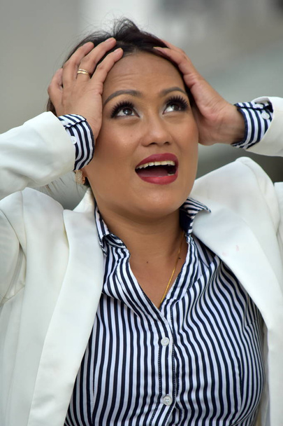 Filipina Business Woman Under Stress - Foto, Imagen