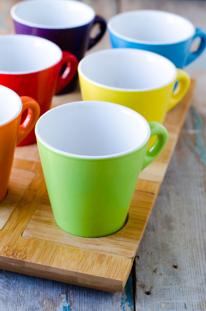 Les tasses colorées
 - Photo, image
