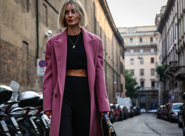 MILAN, Italy- September 20 2018: Lisa Hahnbueck on the street during the Milan Fashion Week. - Foto, immagini