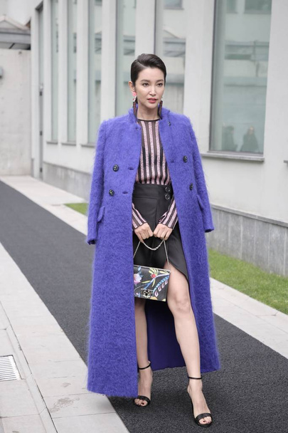 Chinese actress Li Bingbing arrives for the Giorgio Armani show during the Milan Fashion Week Fall/Winter 2018 in Milan, Italy, 24 February 2018. - Zdjęcie, obraz