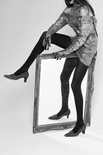 Zombie bloody girl with mirror - Valokuva, kuva