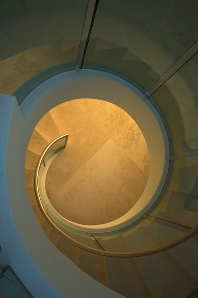 Majestuosa escalera de caracol Resumen
 - Foto, imagen