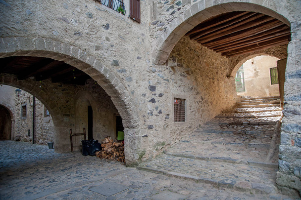 camerata cornello antico borgo medievale in Italia
 - Foto, immagini