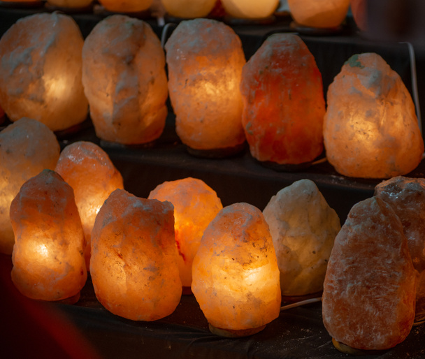 соляные лампы, подсвеченные изнутри
 - Фото, изображение