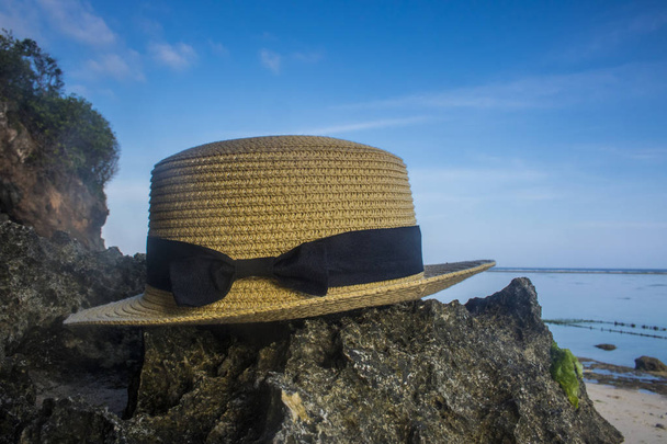 žena pláž hat na reef beach letní dovolená - Fotografie, Obrázek