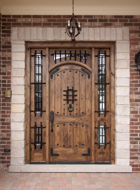 yeni inşa edilmiş kapı - Fotoğraf, Görsel