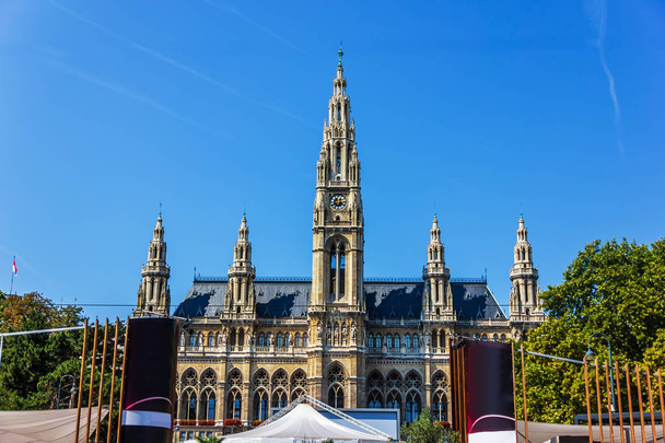 Wiener Rathaus, Österreich, schöner Sommerblick - Foto, Bild