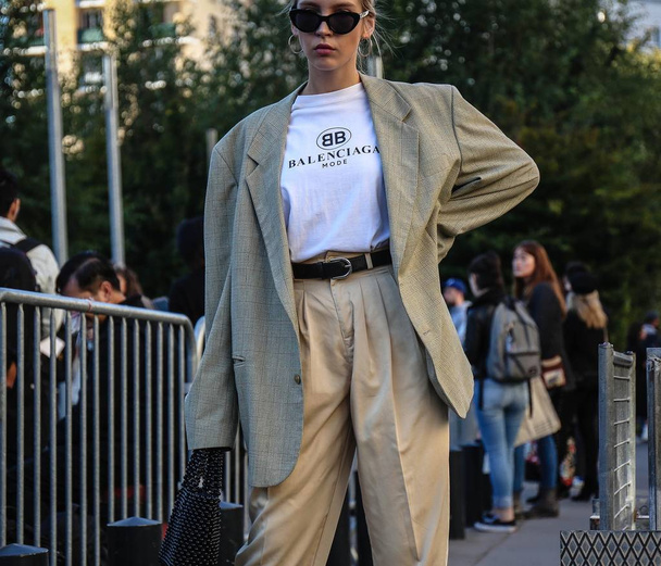 PARIS, France- September 27 2018: Women on the street during the Paris Fashion Week. - Photo, Image