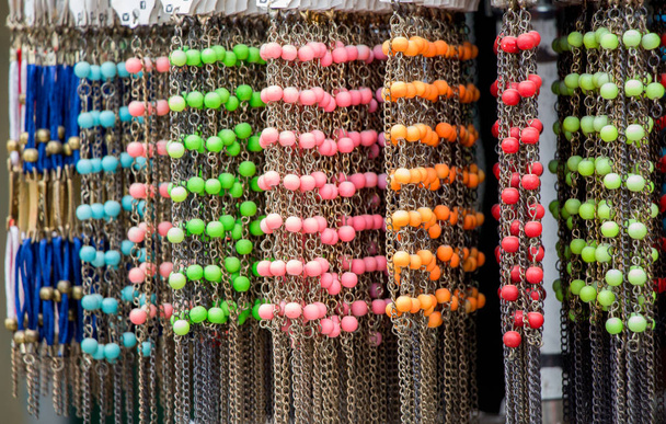 Perles colorées de différentes couleurs - Photo, image