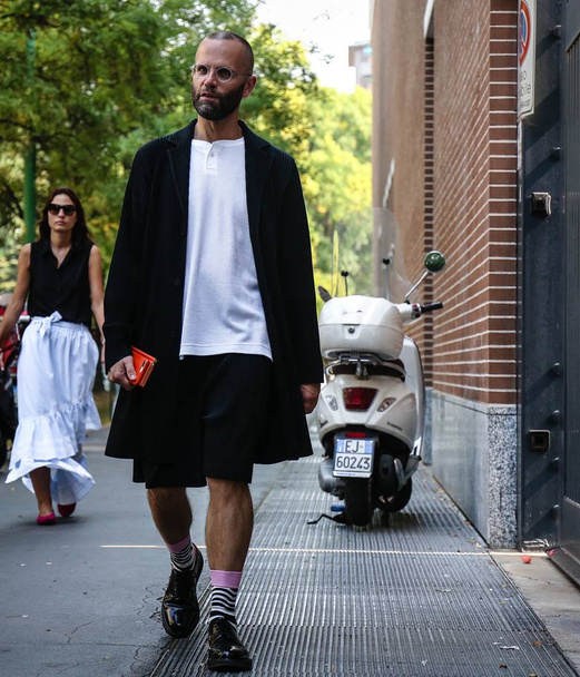 Milan, Olaszország - szeptember 20 2018: Angelo Flaccavento az utcán, a milánói Fashion Week alatt. - Fotó, kép