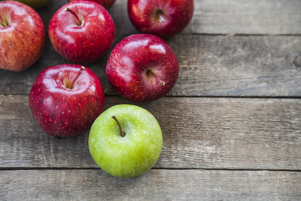 Fresh apples on wooden background - Zdjęcie, obraz