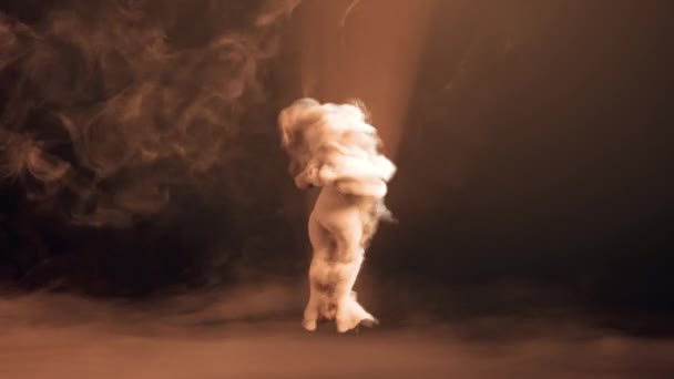 CG Анімація танцюючого 3d персонажа від диму. Веселий хіп-хоп танець
 - Кадри, відео