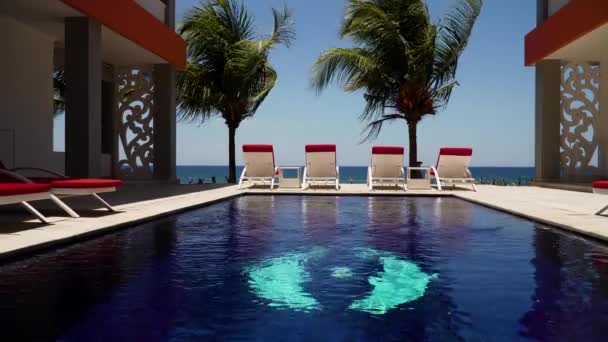 バリの海のインドネシアホテル - 映像、動画