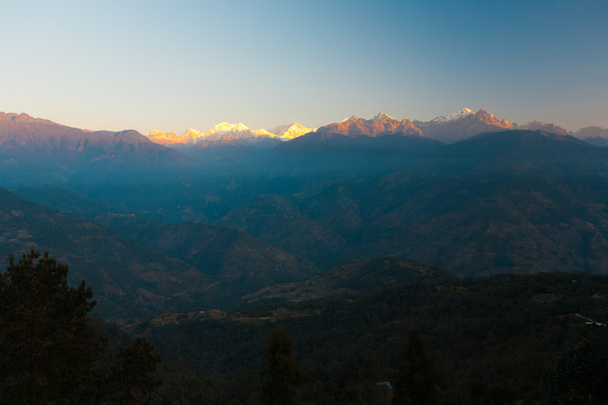 Huomenta Sun Kangchenjunga Peak Valley Himalaja
 - Valokuva, kuva