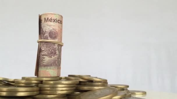 Mexikói peso felborul a mexikói érmék - Felvétel, videó