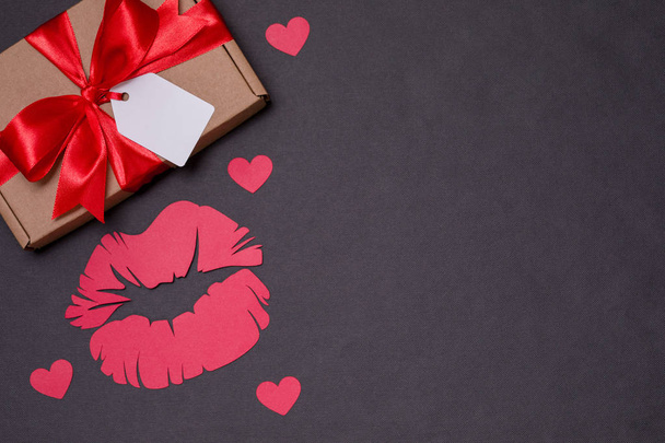 Valentines day romantic seamless black background, gift tag bow, present,love,hearts,copy text space - Valokuva, kuva