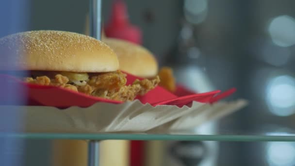 La hamburguesa de comida rápida
 - Metraje, vídeo