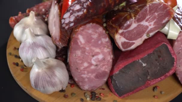 Sliced smoked sausage and ham - Footage, Video