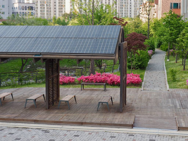Strutture di riposo dotate di pannelli solari, Corea
 - Foto, immagini