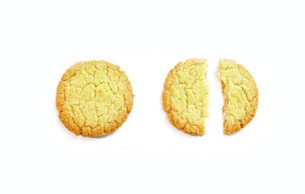 крупним планом печиво ізольовано на білому тлі, вид зверху
. - Фото, зображення
