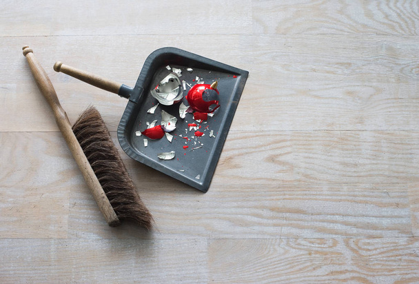 A broken decorations and dustpan and brush - Photo, Image