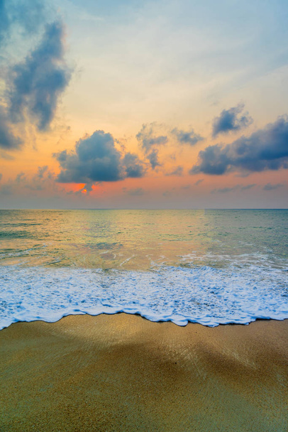 Sea sunrise in Koh Samui island, Thailand. - Fotografie, Obrázek