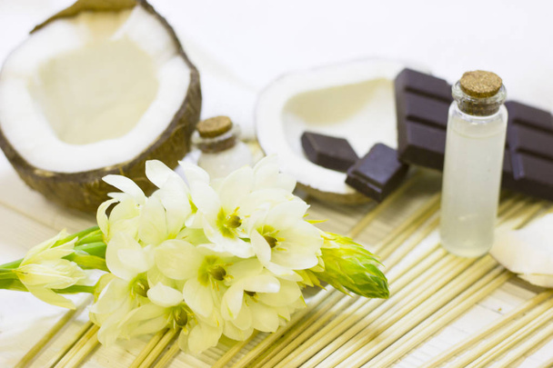 Naturalne ziołowe produkty do pielęgnacji skóry najlepszych Zobacz składniki kokosowe, czekolady na pojęcie tabela najlepszych wszystkie naturalny krem nawilżający. Zabieg na twarz przygotowanie tła - Zdjęcie, obraz