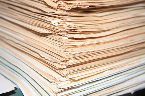 montón de documentos antiguos de papel
 - Foto, Imagen