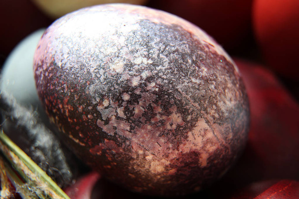 イースターのための鮮やかな塗装卵のクローズ アップ  - 写真・画像