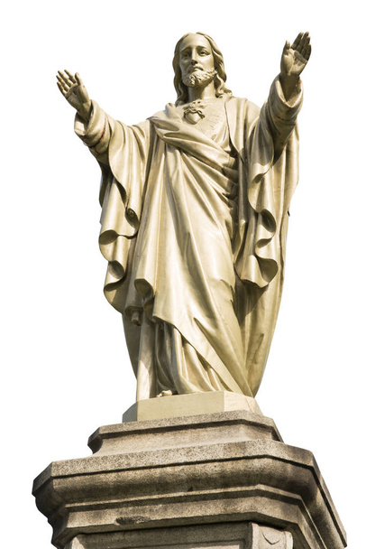 Статуя Иисуса Христа изолирована на белом фоне. Религиозная икона
. - Фото, изображение