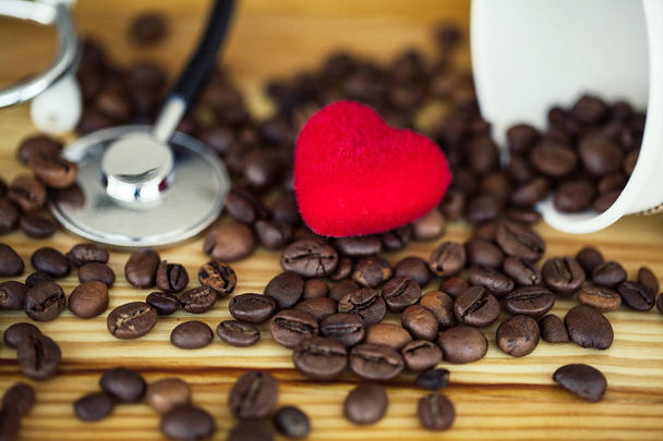 Dzień dobry. Coffee Time. Kawa na wynos i fasoli na podłoże drewniane - Zdjęcie, obraz