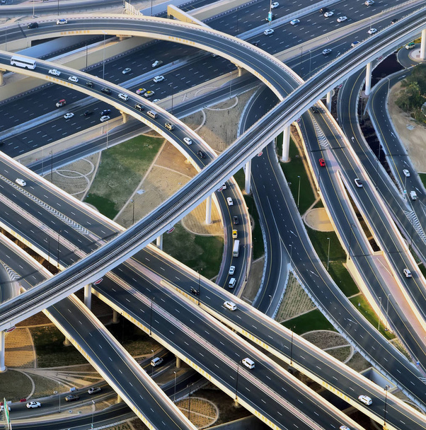 Otoyol kavşağı Cityscapes Rating Köprüsü, lojistik - yollar ve yolları kavşak, Dubai, Birleşik Arap Emirlikleri hava görünümünü  - Fotoğraf, Görsel