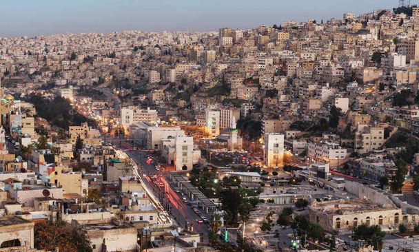 Paisaje urbano de Ammán, capital de Jordania, Oriente Medio
 - Foto, imagen