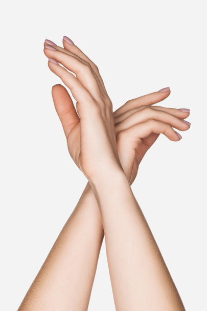 oříznutý pohled ženy gestikuloval rukama, izolované na bílém - Fotografie, Obrázek