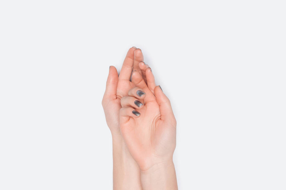 vista superior de las manos femeninas aisladas en blanco con espacio para copiar
 - Foto, Imagen