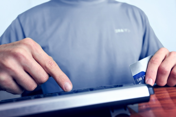 Kredi kartıyla online alışveriş - Fotoğraf, Görsel