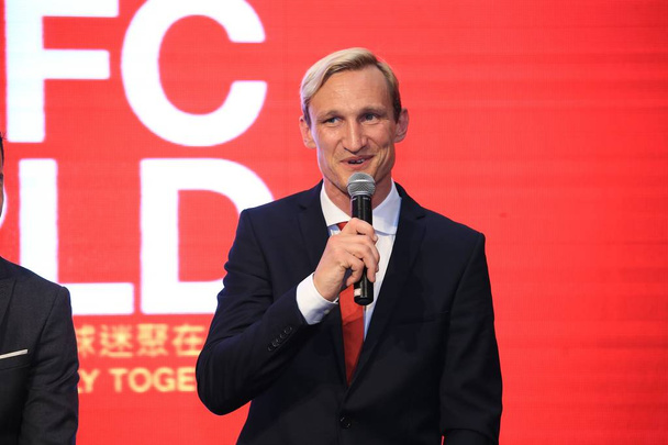 Retired Liverpool soccer star Sami Hyypia attends a LFC World event in Shanghai, China, 20 May 2017. - Foto, afbeelding