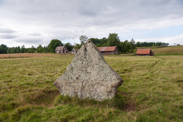 Pozůstatky starověkých pohřebišť, starší pak Stonehenge v Anglii. - Fotografie, Obrázek