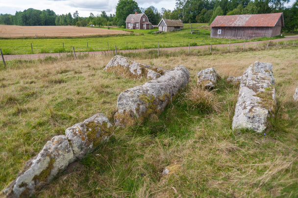 Pozůstatky starověkých pohřebišť, starší pak Stonehenge v Anglii. - Fotografie, Obrázek