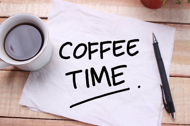 Coffee Time, break time, citazioni motivazionali motivazionali aziendali, parole tipografia top view lettering concept
 - Foto, immagini