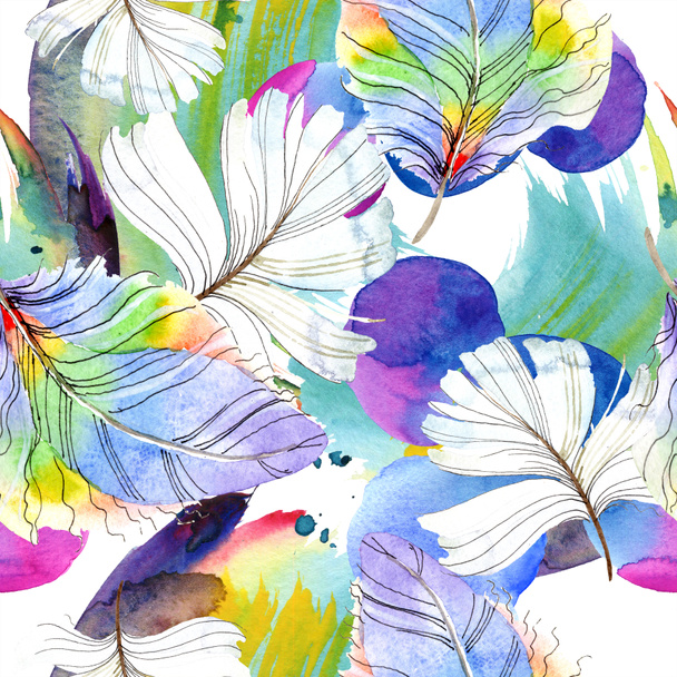 Colorful bird feather from wing isolated. Watercolor background illustration set. Watercolour drawing fashion aquarelle isolated. Seamless background pattern. Fabric wallpaper print texture. - Foto, Imagem