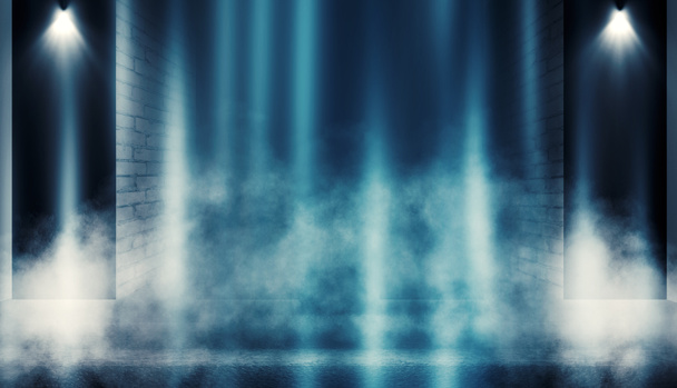 レンガの壁、レーザービーム、煙とネオンに照らされた空の暗い部屋の背景 - 写真・画像