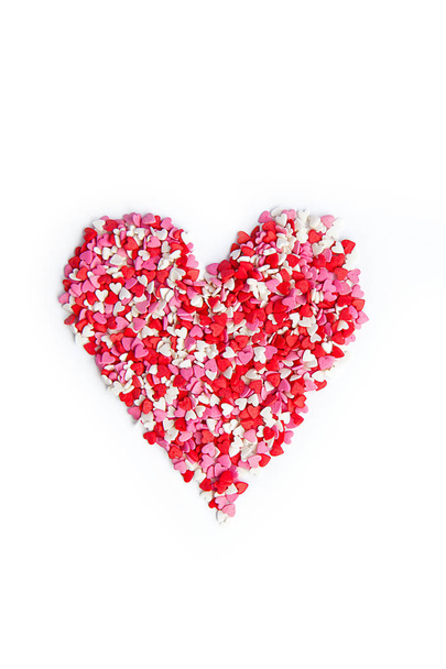 roze en rood, witte candy Hearts geïsoleerd. - Foto, afbeelding