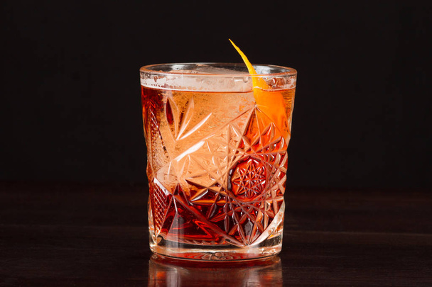Alcohol cocktail collection - Negroni Americano with orange  - Foto, Bild